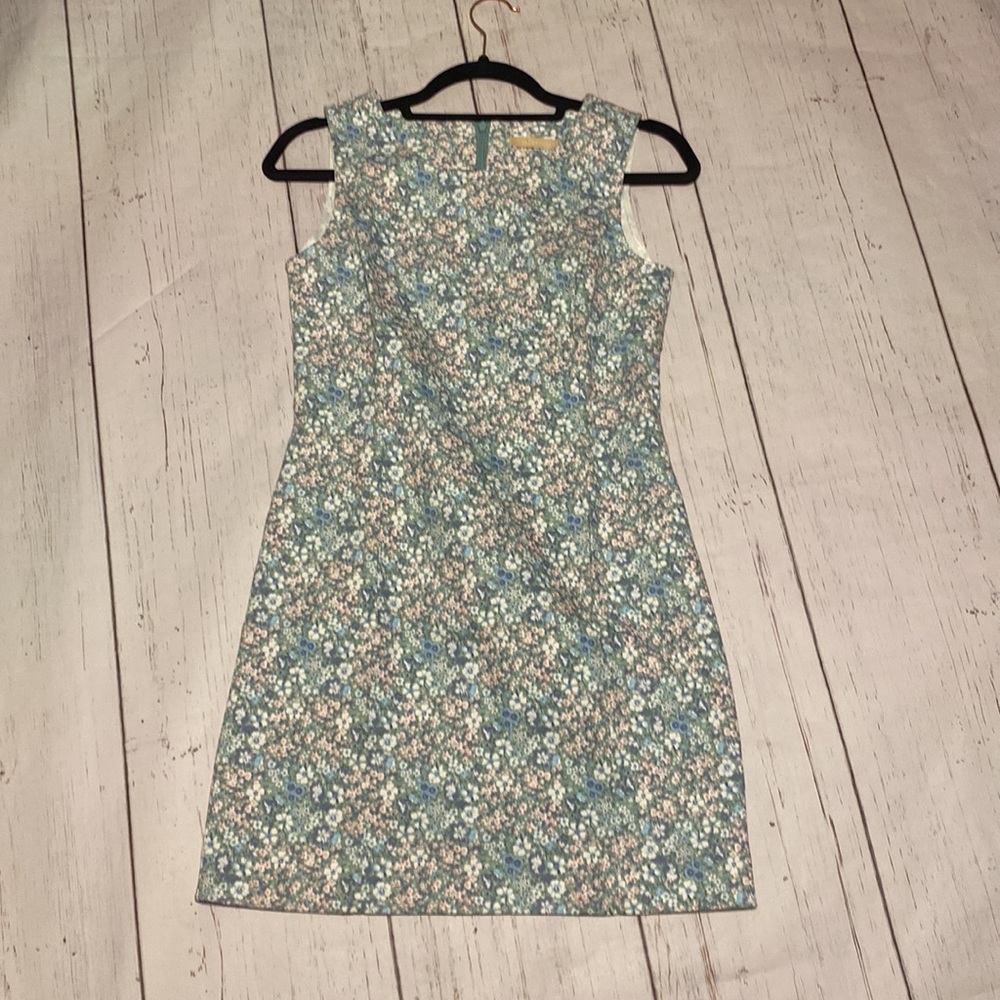 NWT CHERRYKOKO WOMEN MINI DRESS WITH SMALL FLOWER 🌸 SIZE 2
